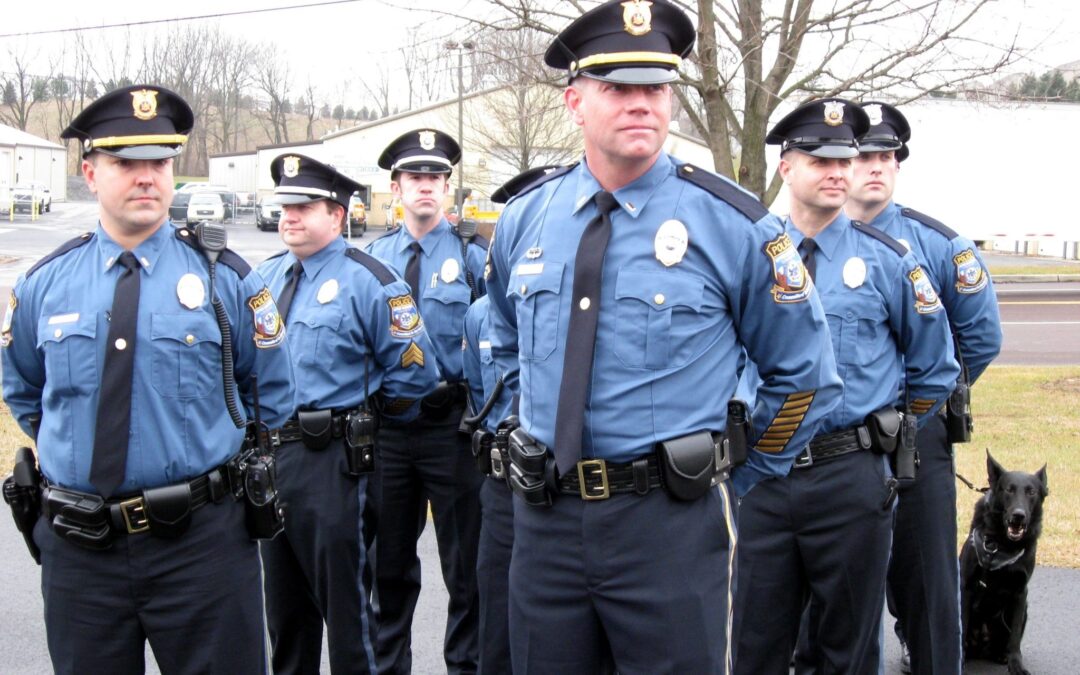 The impact of uniform color on police perception